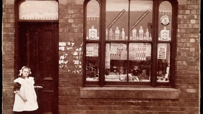 grocer's shop England: doorway shop